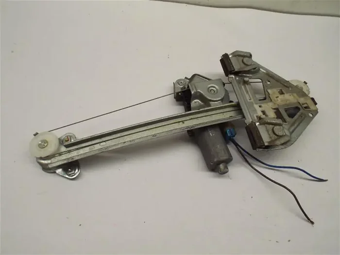 REAR WINDOW REGULATOR Cadillac CTS 03 04 05 06 07 Right – MRK214704