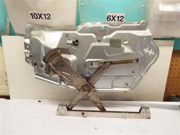 Rear Window Regulator Cadillac Deville 1995 – MRK220533