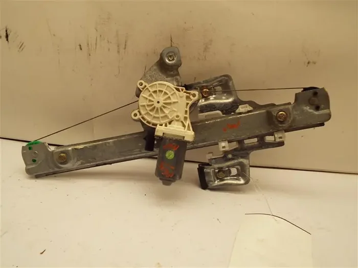 REAR WINDOW REGULATOR Magnum Charger 05 06 – 10 Left – MRK190945