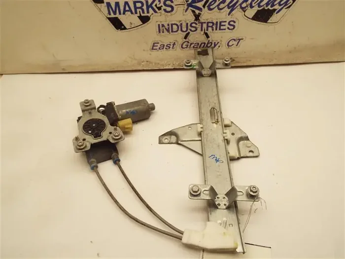 REAR WINDOW REGULATOR Regal Intrigue Century 97 98 99 – 04 Left – MRK173977