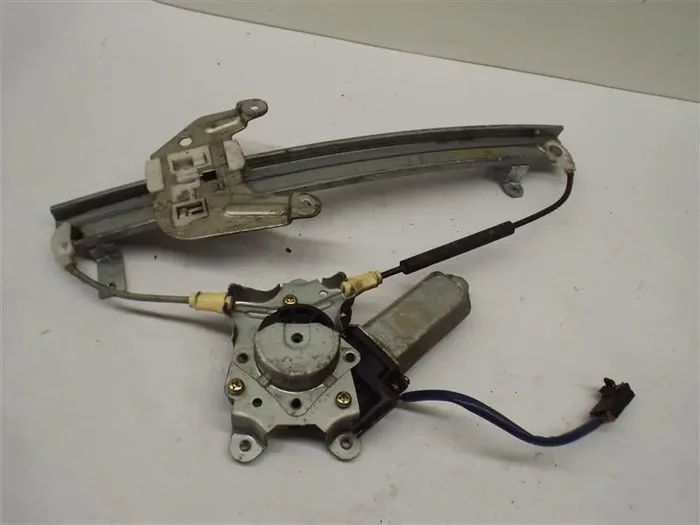REAR WINDOW REGULATOR Sentra 1998 98 1999 99 Right – MRK193779