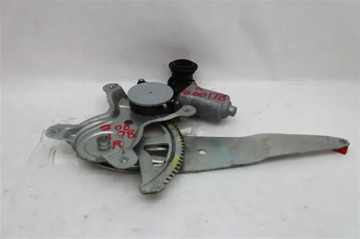 REAR WINDOW REGULATOR Toyota Highlander 2001 01 2002 02 03 04 05 06 07 Right – 1036773
