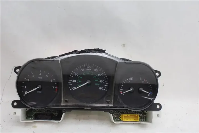 SPEEDOMETER CLUSTER XJ8 XK8 2001 01 02 03 – 1085241
