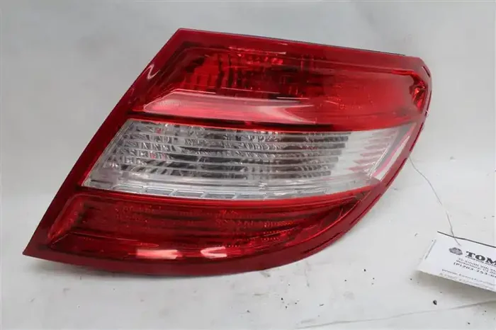 TAIL LIGHT LAMP ASSEMBLY C230 C250 C300 C350 C63 2008-2011 Right – 1102086