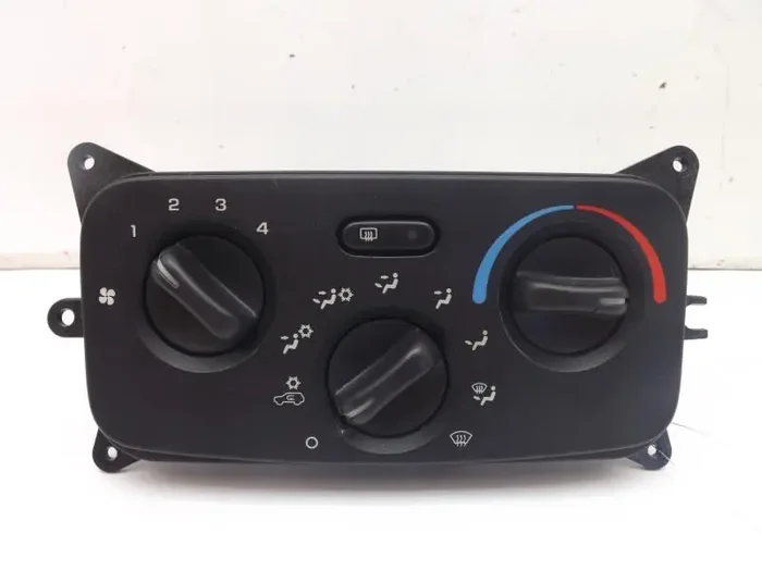 Temperature Controls Jeep Liberty 2002 – MRK106786