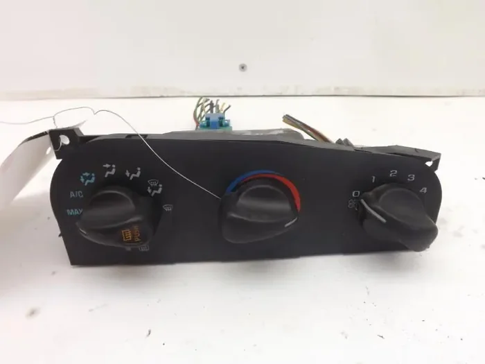 Temperature Controls LUMINA CAR 1997 – MRK93243