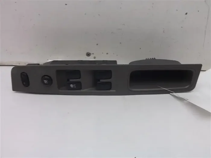 Window Switch Suzuki Forenza 2004 – MRK146637