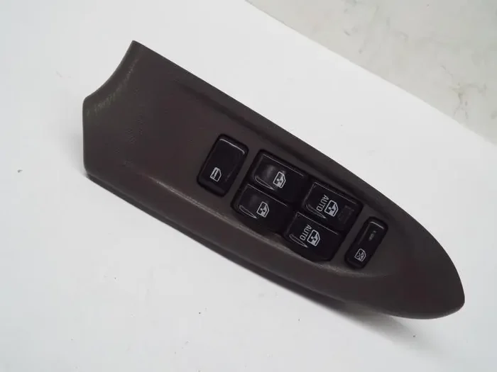 Window Switch TRAILBLAZER 2002 – MRK240137