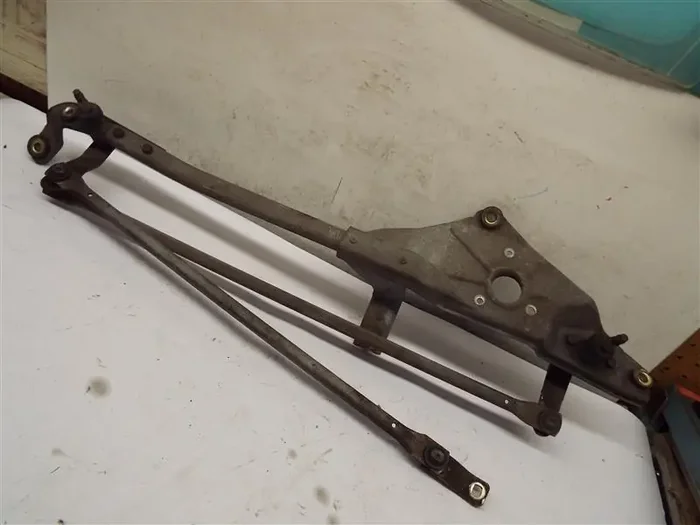 Windshield Wiper Transmission LINCOLN & TOWN CAR 2005 – MRK222888