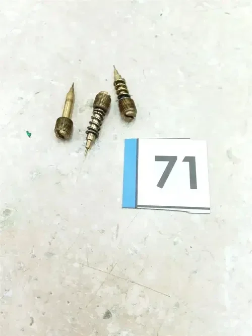 Yamaha FZ750 1985 Carburetor Mixture Screws #71 SA AP-424